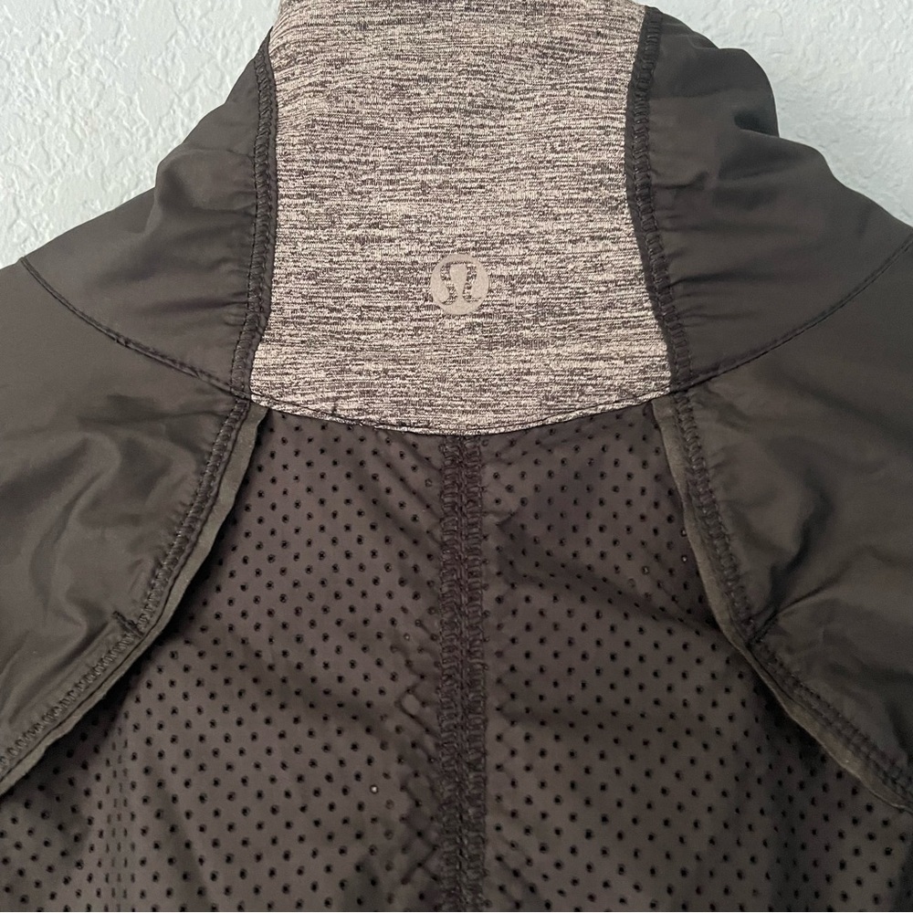 Lululemon Essential Windbreaker Full Zip Jacket - Picture 10 of 15